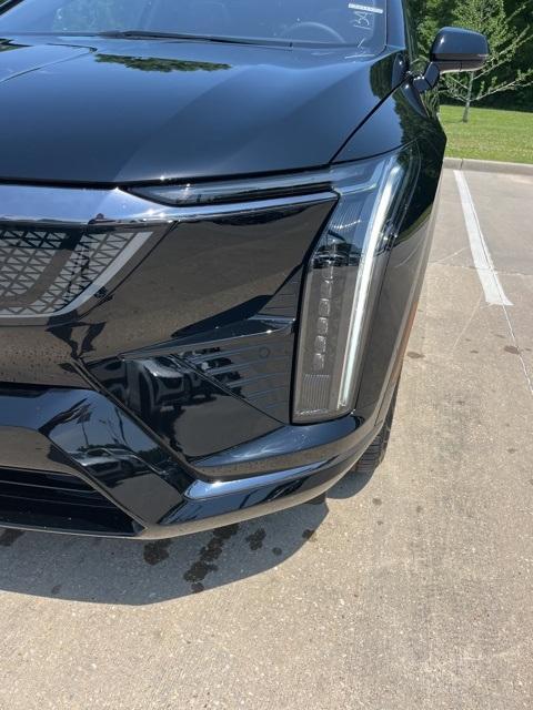 new 2025 Cadillac OPTIQ car, priced at $57,319