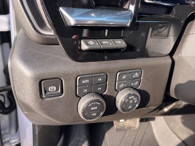new 2025 Chevrolet Silverado 3500 car, priced at $93,664