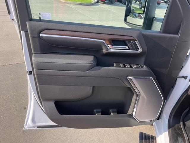 new 2025 Chevrolet Silverado 3500 car, priced at $93,664