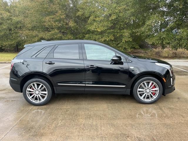 new 2025 Cadillac XT5 car, priced at $62,185