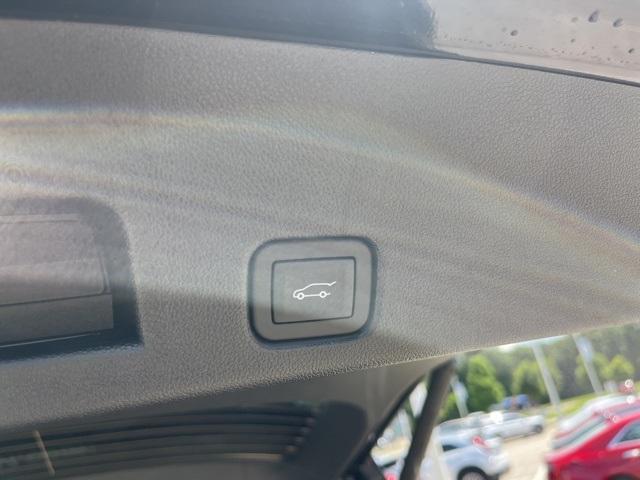 new 2025 Chevrolet Traverse car, priced at $42,094