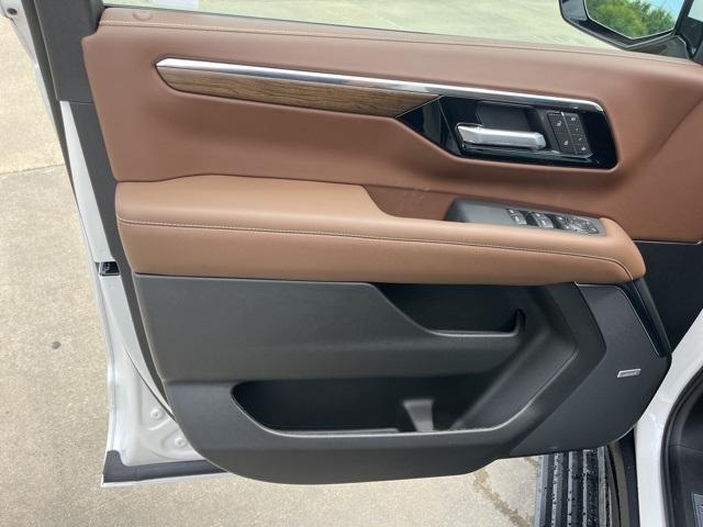 new 2025 Chevrolet Suburban car, priced at $87,894
