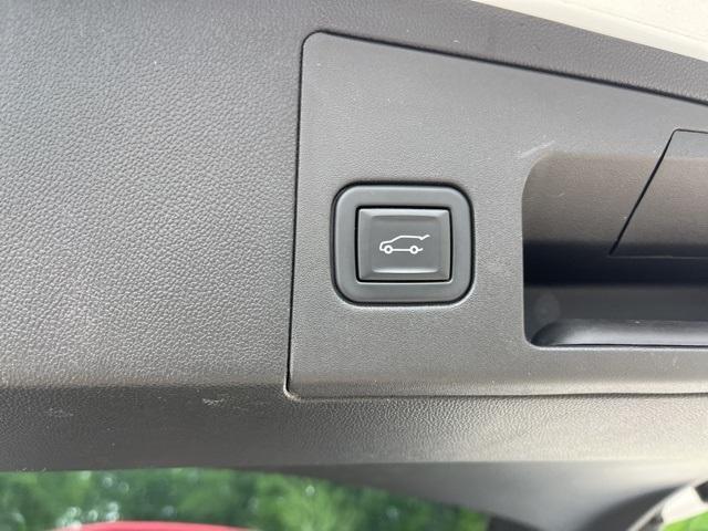 used 2021 Cadillac XT5 car, priced at $29,990