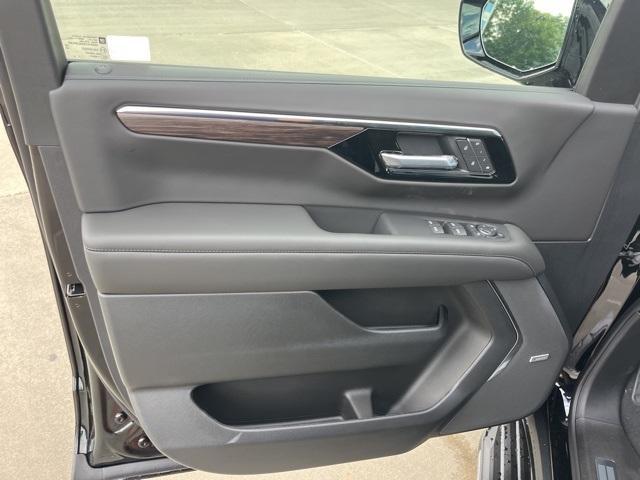 new 2025 Chevrolet Tahoe car, priced at $69,844