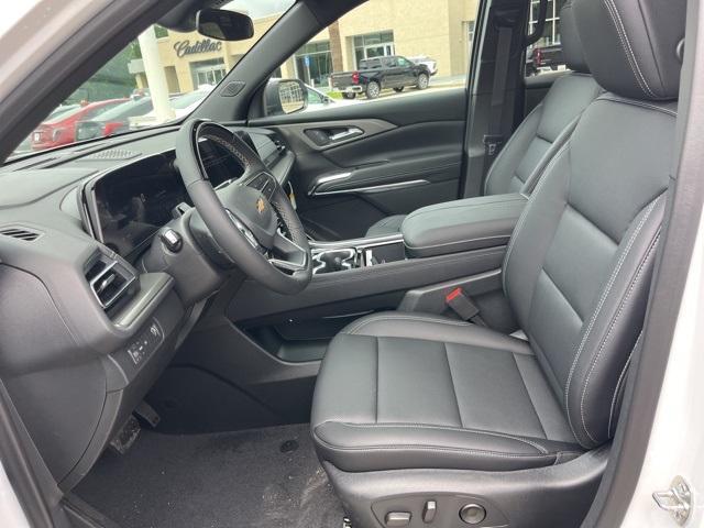 new 2025 Chevrolet Traverse car, priced at $50,029