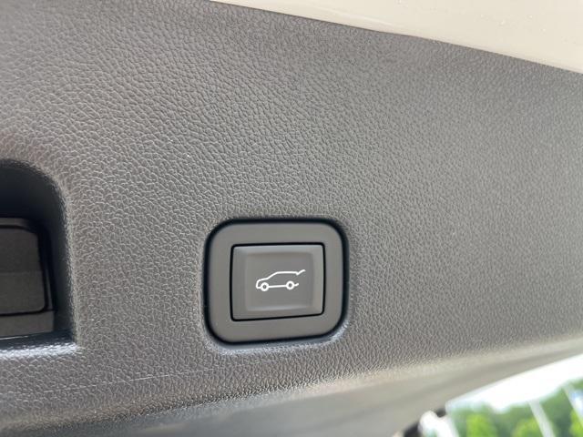 new 2025 Chevrolet Traverse car, priced at $50,029