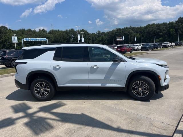 new 2026 Chevrolet Traverse car, priced at $43,009