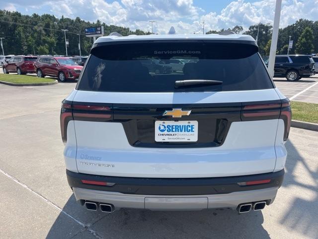 new 2026 Chevrolet Traverse car, priced at $43,009