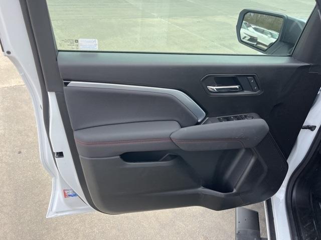 new 2025 Chevrolet Colorado car, priced at $43,140
