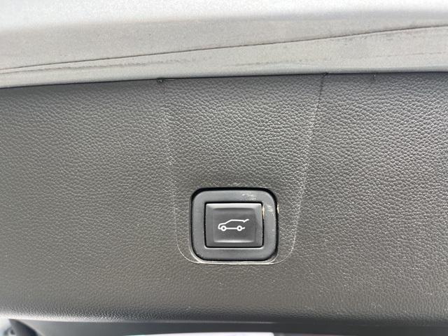 used 2023 Chevrolet Traverse car, priced at $36,490