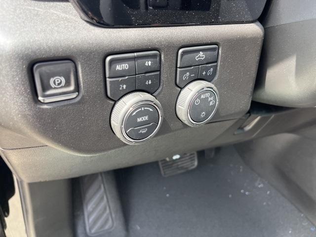 new 2025 Chevrolet Silverado 1500 car, priced at $52,324