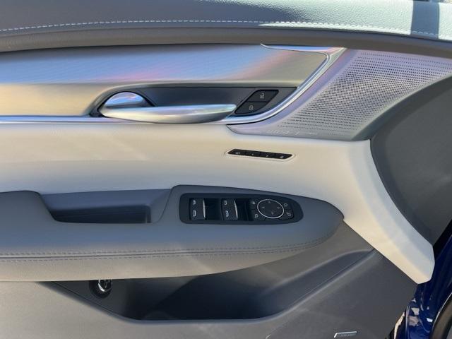 new 2025 Cadillac XT5 car, priced at $52,010