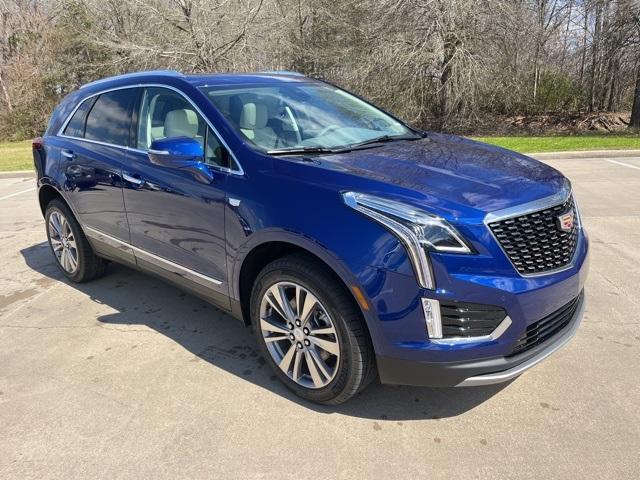 new 2025 Cadillac XT5 car, priced at $52,010