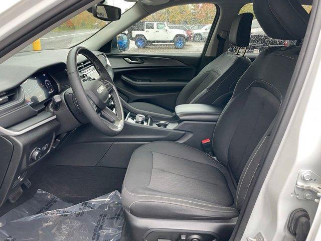 used 2023 Jeep Grand Cherokee car, priced at $29,406