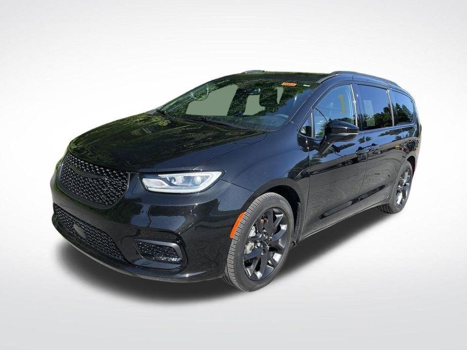 used 2023 Chrysler Pacifica car, priced at $39,788