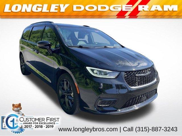 used 2023 Chrysler Pacifica car, priced at $38,898