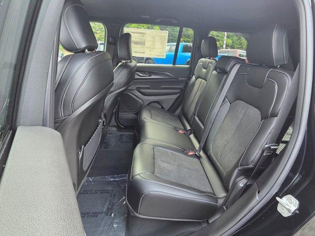 new 2025 Jeep Grand Cherokee car