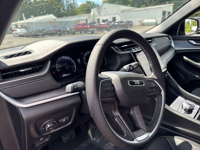 new 2025 Jeep Grand Cherokee car, priced at $54,594