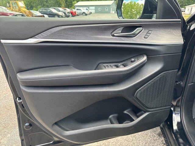 new 2025 Jeep Grand Cherokee car, priced at $51,871