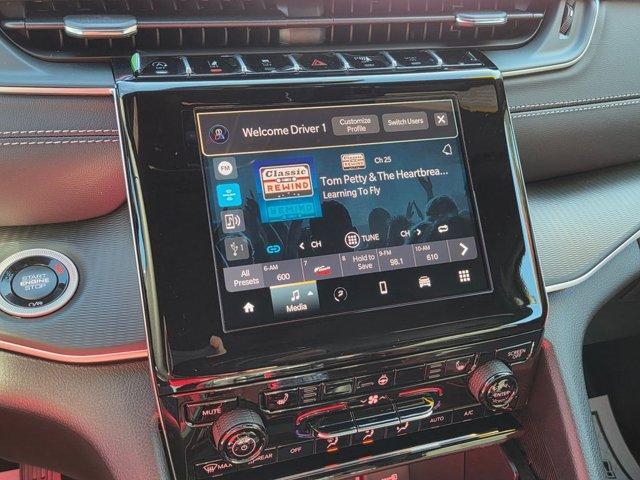 new 2025 Jeep Grand Cherokee L car