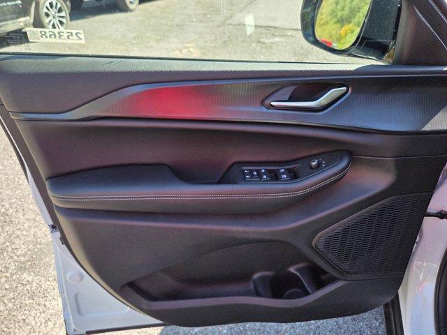 new 2025 Jeep Grand Cherokee L car