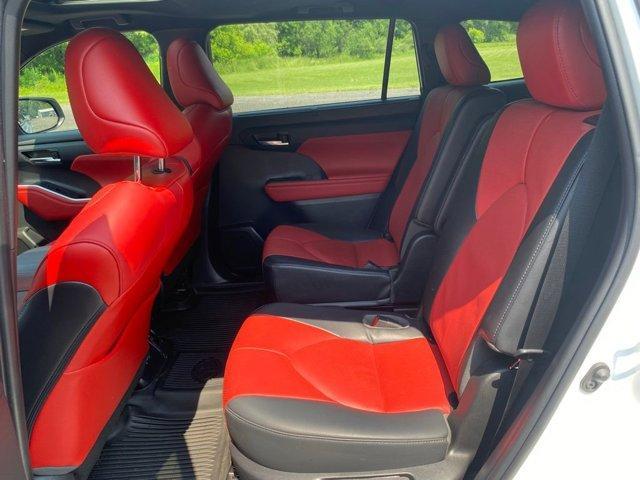 used 2022 Toyota Highlander car, priced at $36,541