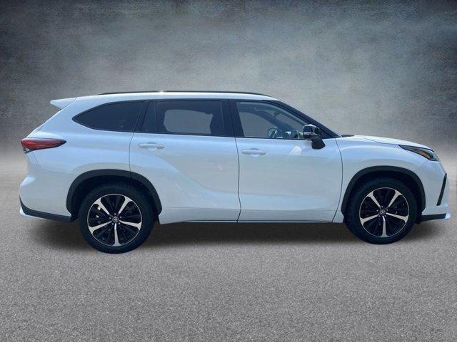 used 2022 Toyota Highlander car, priced at $36,541