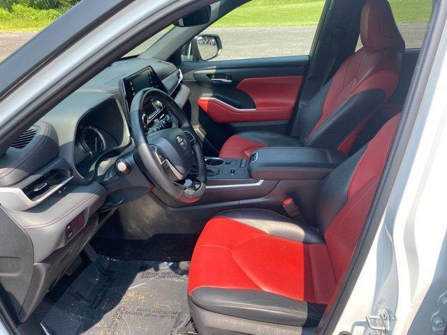 used 2022 Toyota Highlander car, priced at $36,541