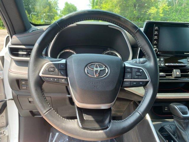 used 2022 Toyota Highlander car, priced at $36,541
