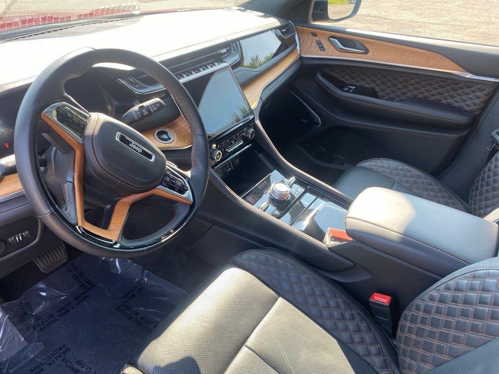 used 2024 Jeep Grand Cherokee car, priced at $47,998