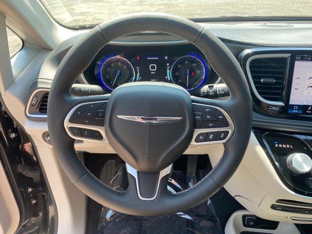 used 2022 Chrysler Pacifica car, priced at $30,964