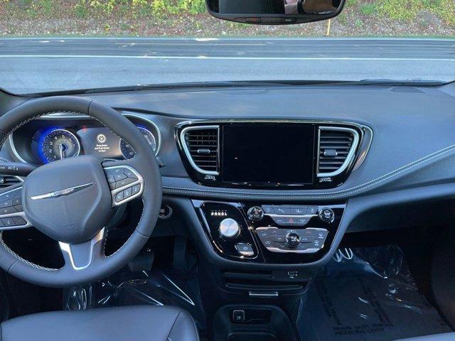 new 2026 Chrysler Pacifica car