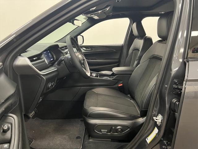 new 2025 Jeep Grand Cherokee car, priced at $40,408