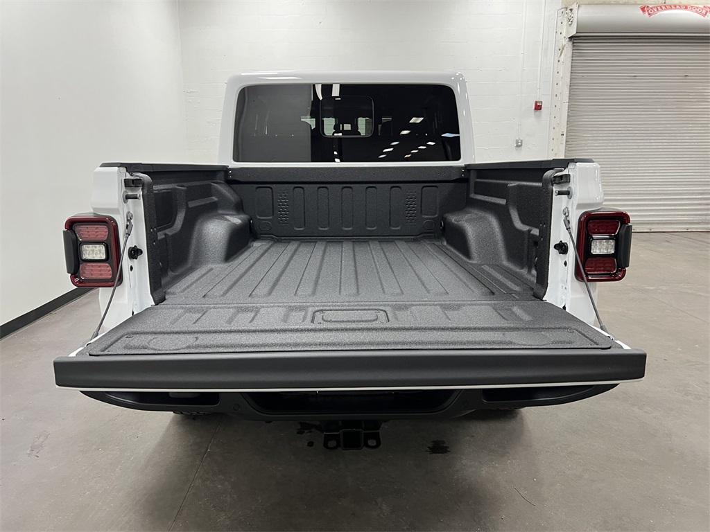 new 2025 Jeep Gladiator car, priced at $46,043