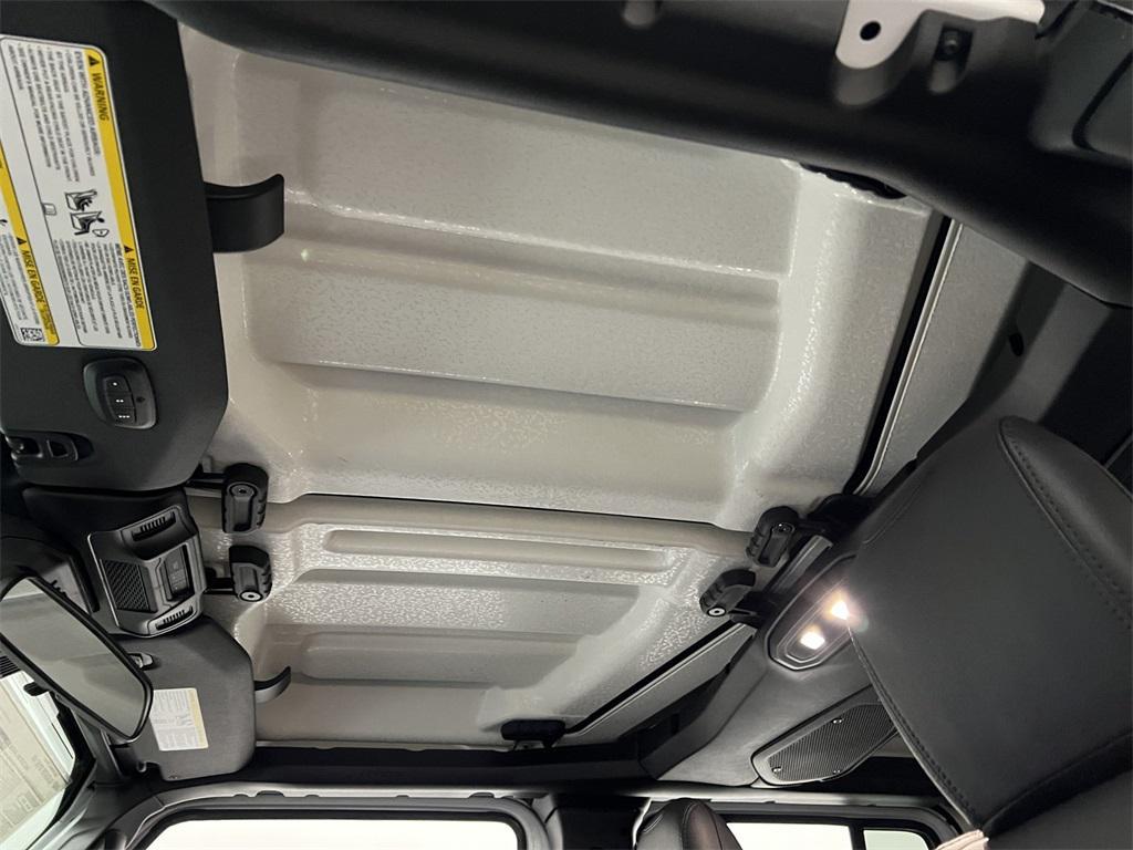 new 2025 Jeep Gladiator car, priced at $46,043