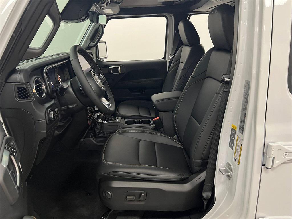 new 2025 Jeep Wrangler car, priced at $51,865