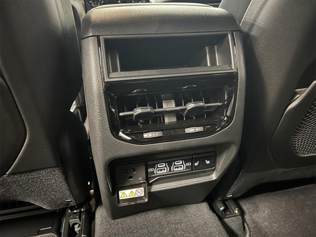 new 2025 Jeep Grand Cherokee car, priced at $38,239