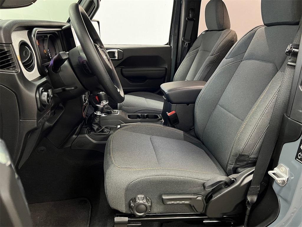 new 2025 Jeep Wrangler car, priced at $32,432