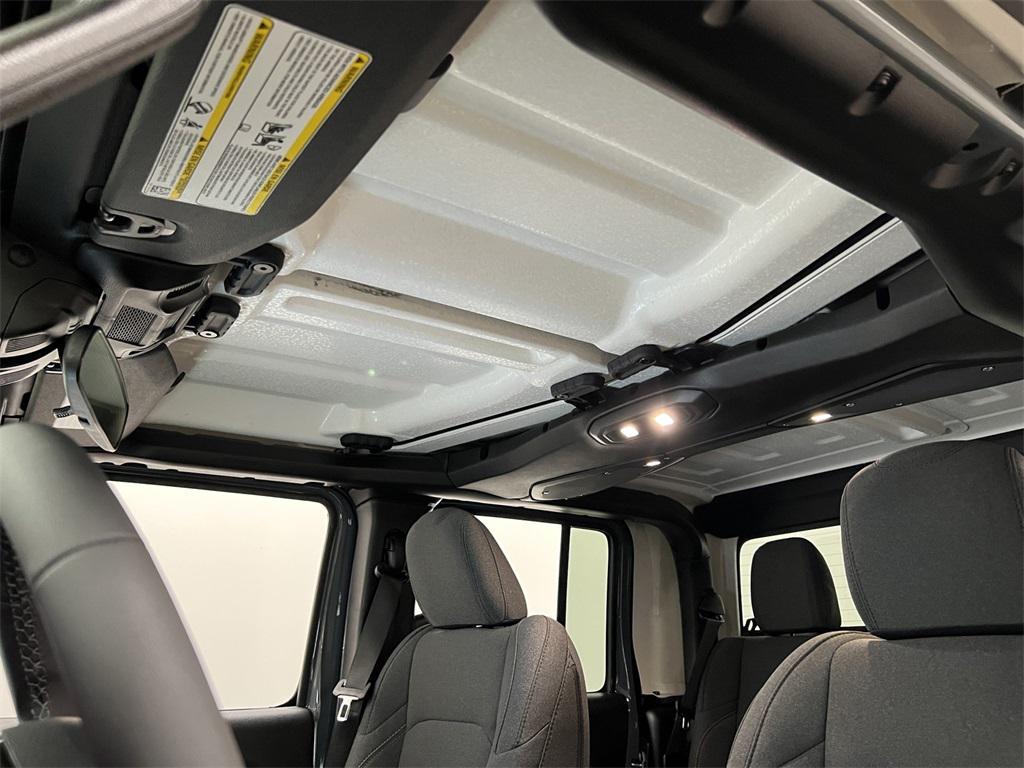 new 2025 Jeep Gladiator car, priced at $42,035