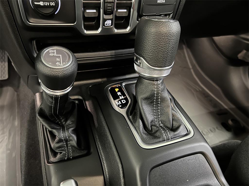 new 2025 Jeep Gladiator car, priced at $42,035