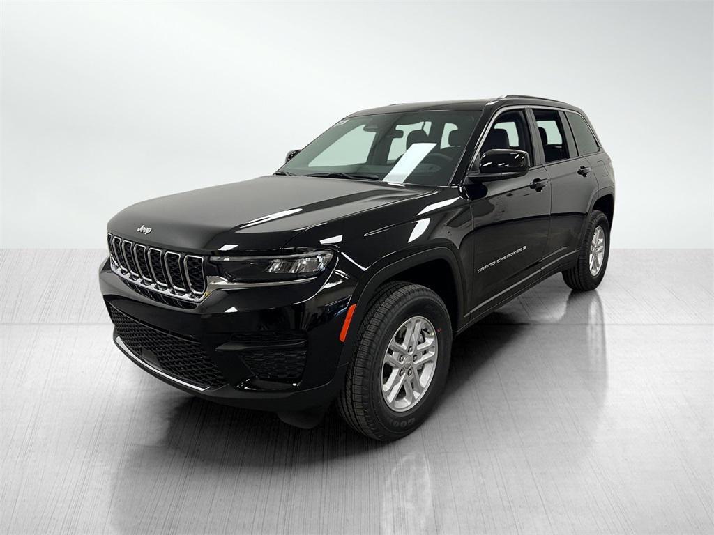 new 2025 Jeep Grand Cherokee car, priced at $40,570