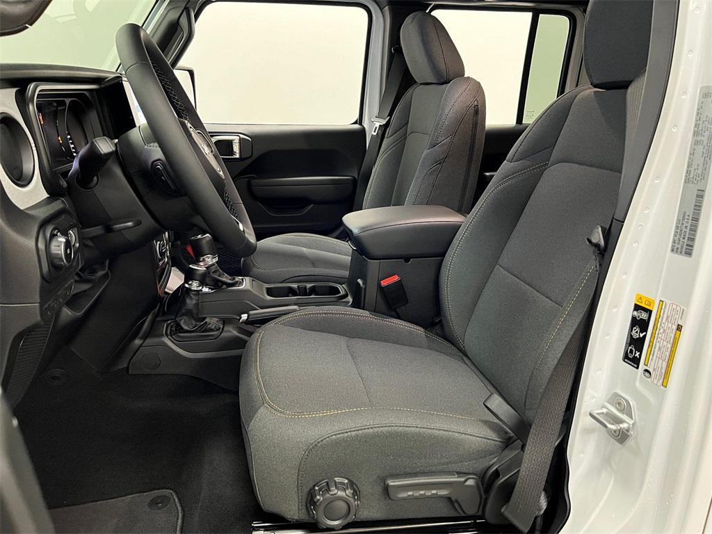 new 2026 Jeep Wrangler car, priced at $45,892