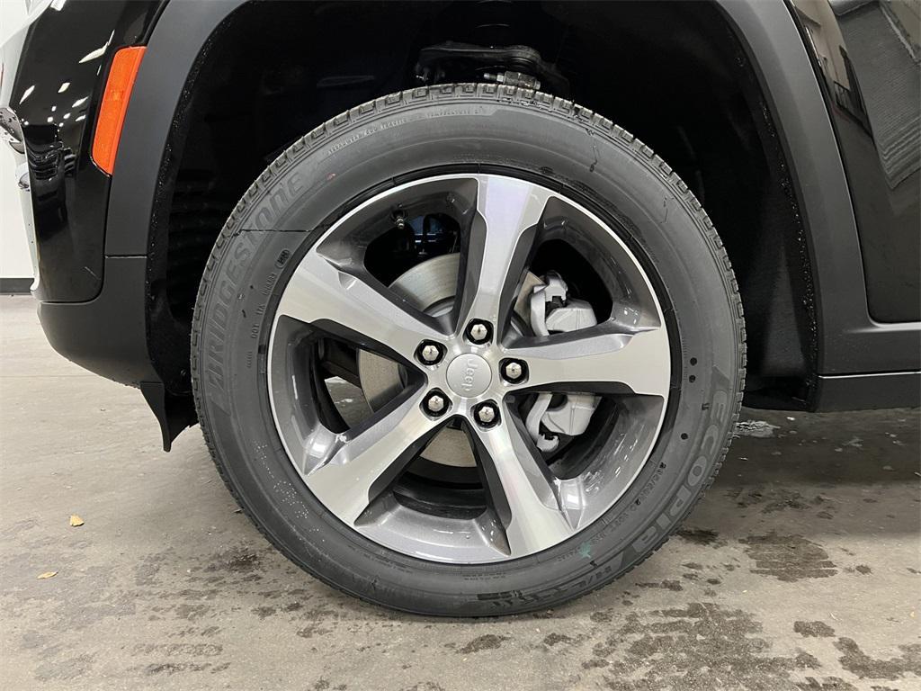 new 2025 Jeep Grand Cherokee car, priced at $42,695