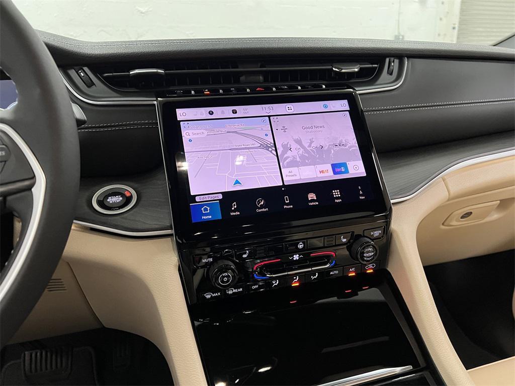 new 2025 Jeep Grand Cherokee car, priced at $42,695