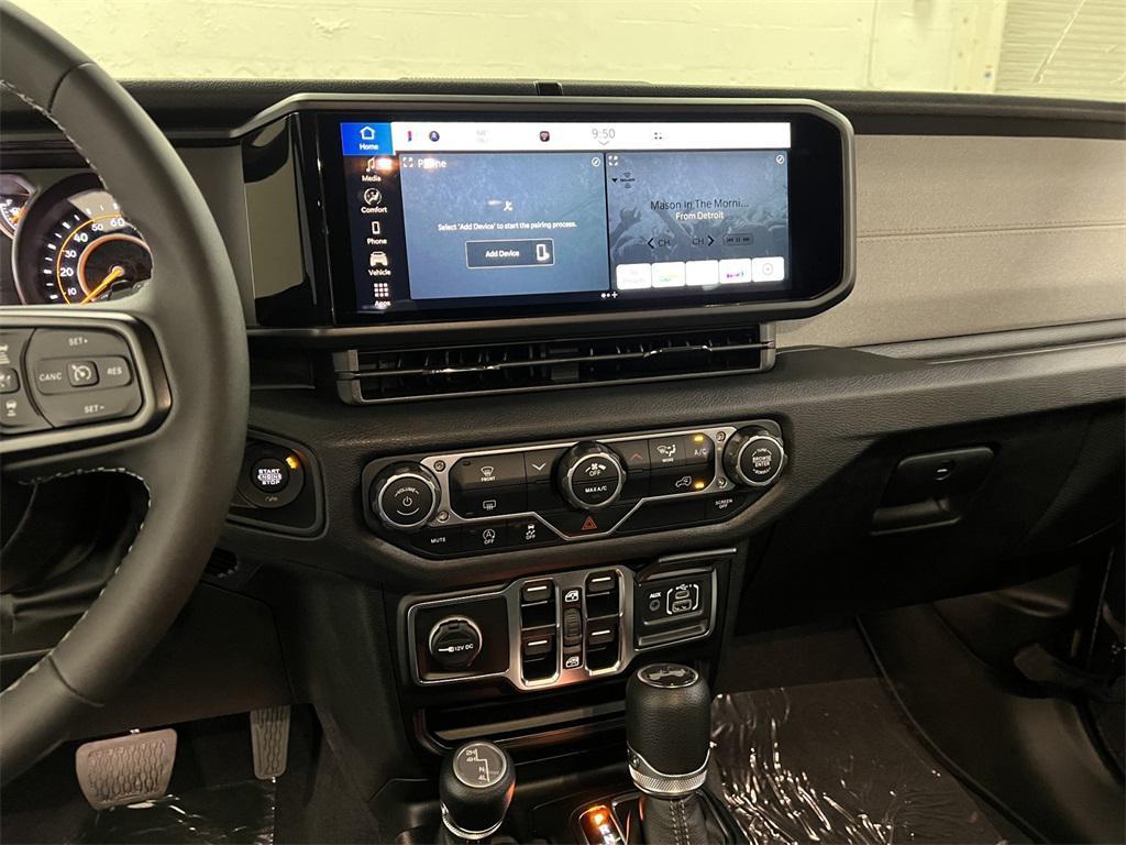 new 2025 Jeep Wrangler car, priced at $45,341