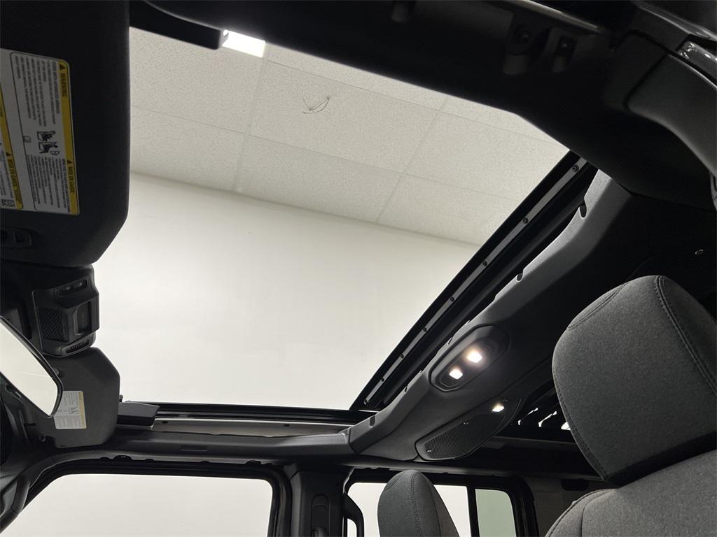 new 2025 Jeep Wrangler car, priced at $45,341