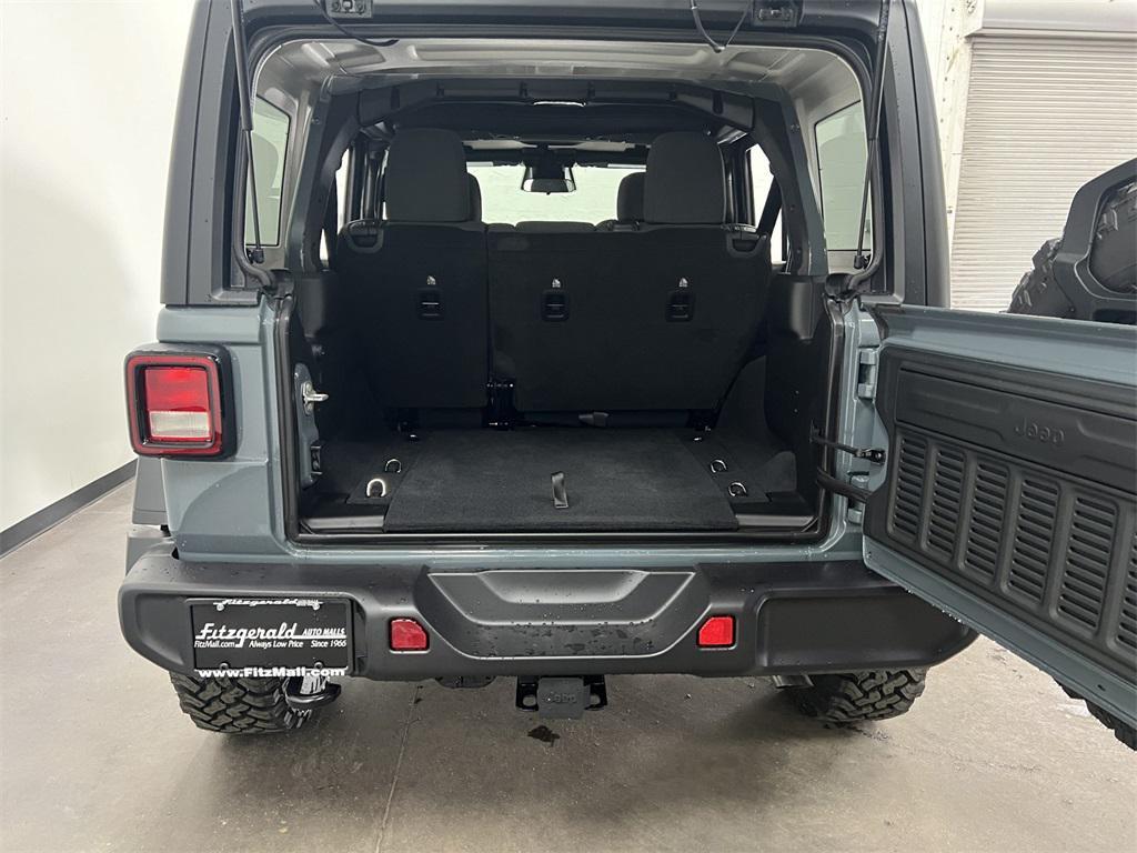 new 2025 Jeep Wrangler car, priced at $46,283