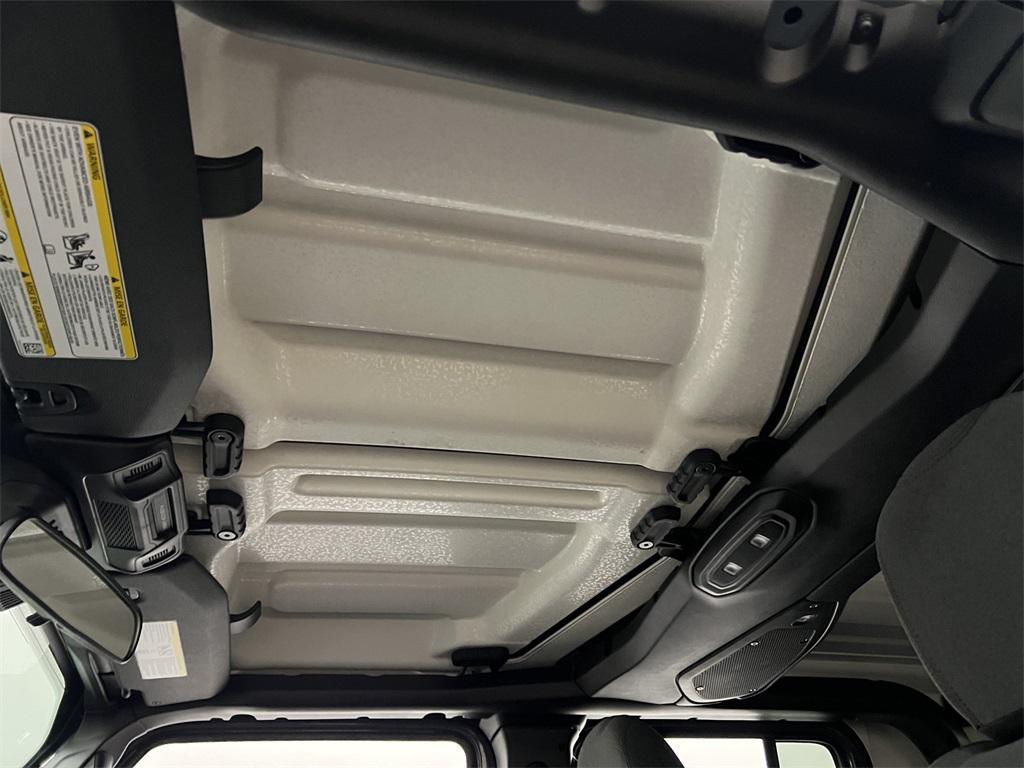 new 2025 Jeep Gladiator car, priced at $44,664