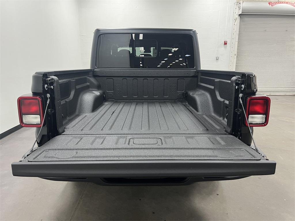 new 2025 Jeep Gladiator car, priced at $42,035