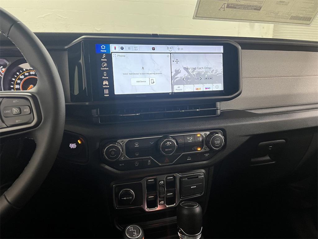 new 2025 Jeep Gladiator car, priced at $42,035